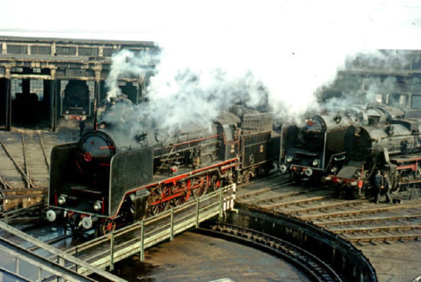 s-l500 A JZ class 06 Pacific on the Belgrade turntable  in June 1967.jpg