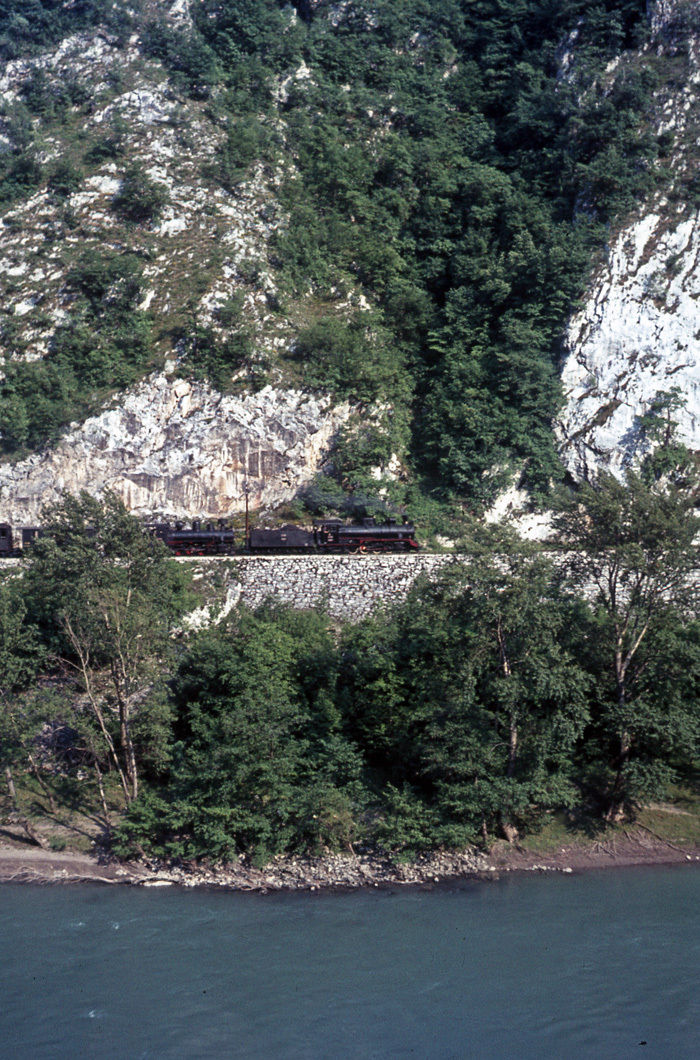 s-l1600 JZ classes 85 and 83 in the Drina gorge  in June 1967.jpg