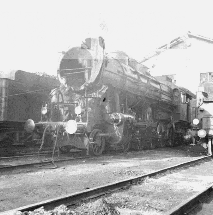 s-l500 Loco 11 022 Zagreb 1966 Jugoslavia.jpg