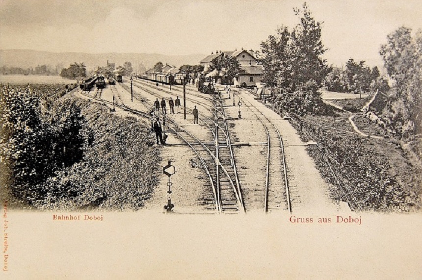 1280px-Narrow-Gauge-Railway_Bosnabahn_Station-Doboj.jpg
