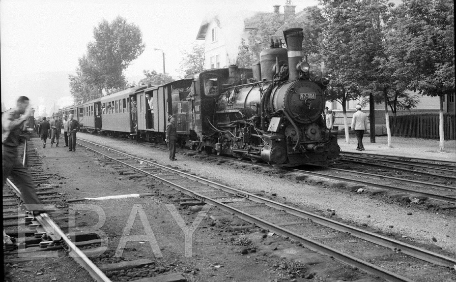 s-l1600  97-004 on train 1960's Yugoslavia+photo-D.Vakuf.jpg