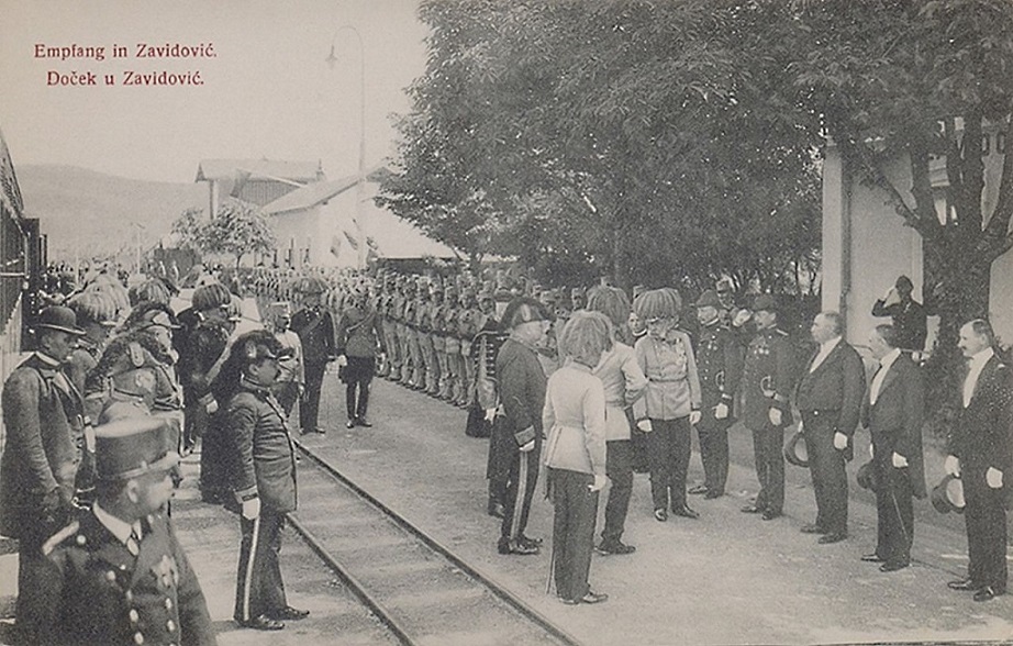 Narrow-Gauge-Railway_Bosnabahn_Station-Zavidovici_Franz-Joseph-I_1910.jpg