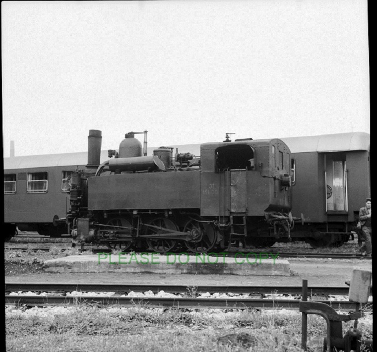 s-l1600 loco 151.00 c1960.jpg