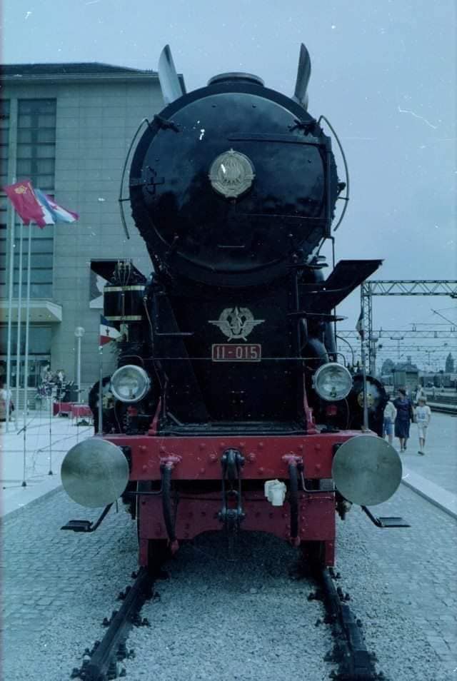 11-015,zAGREB 80-TIH.jpg