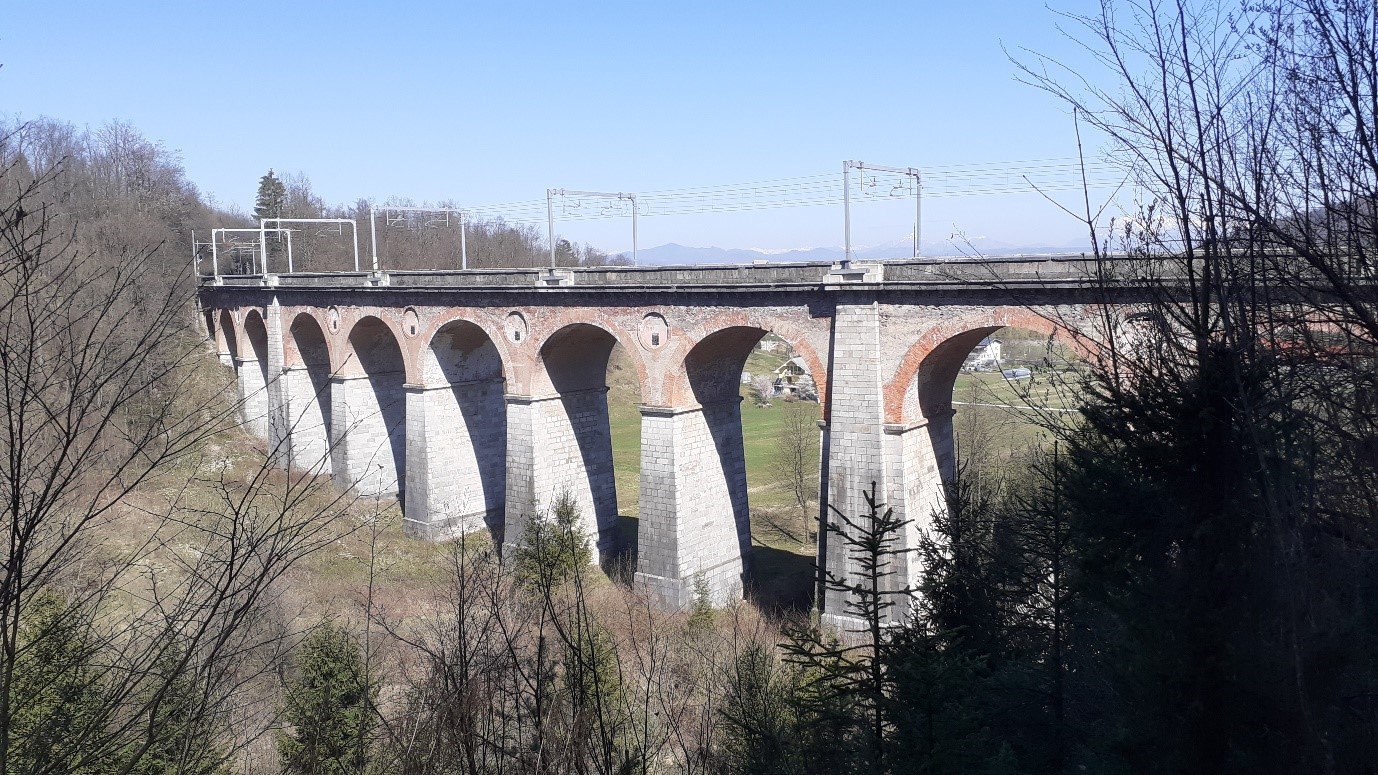 Jelenov -Dolinski most v Borovnici.jpg
