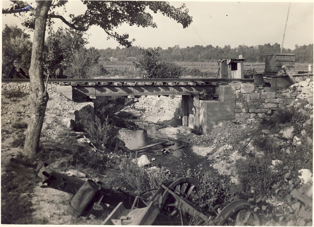 1945. Radovi na obnovi železnickog mosta preko potoka Lešnice (kod strazare br. 32) kod Ormoža PRO-ČAK.jpg