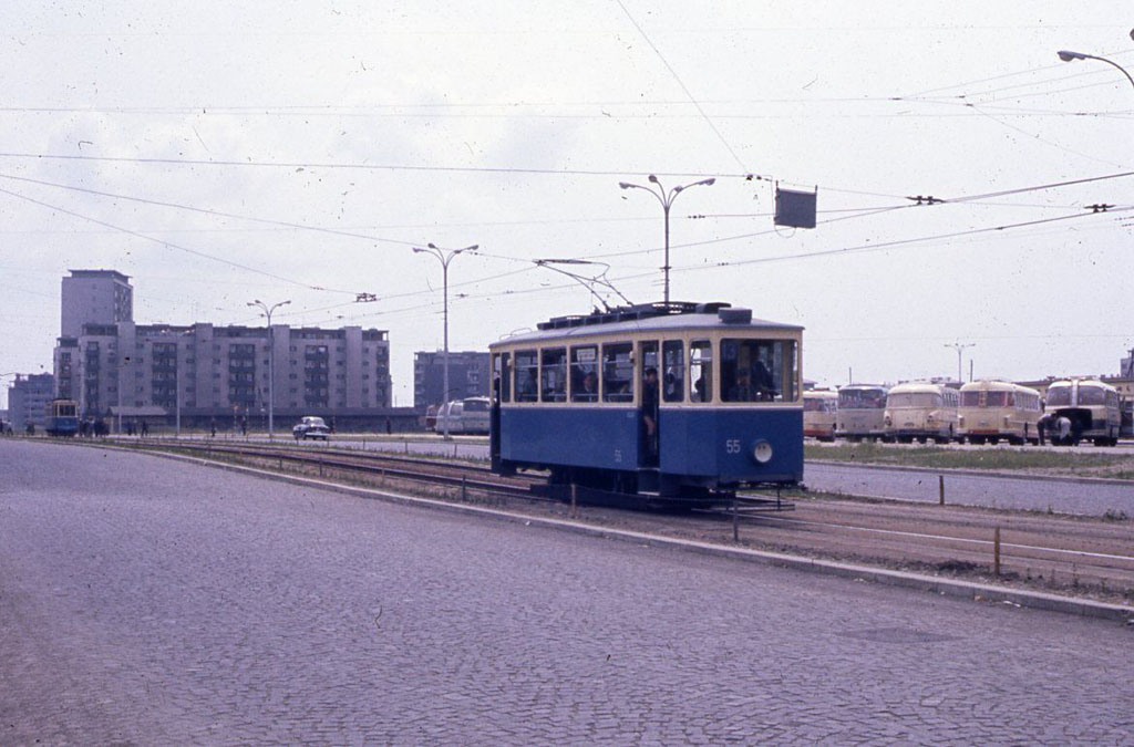 ZagTram1.JPG