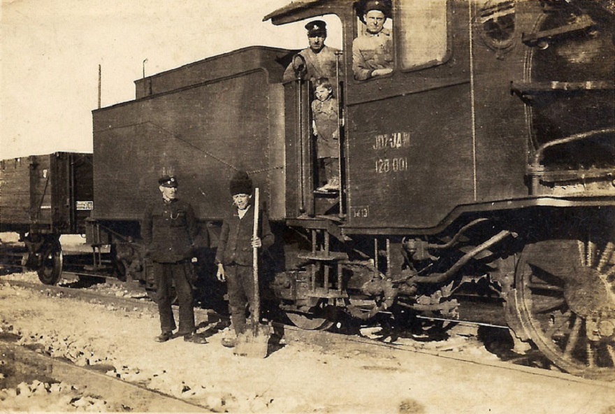 128-001.jpg