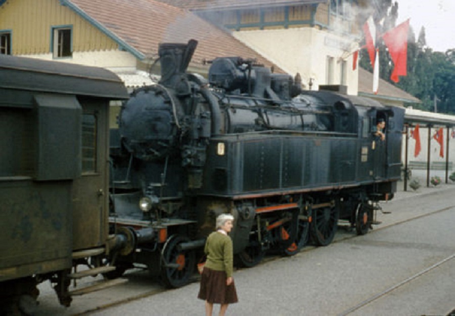 s-l500 JZ class 17-087 near Jesenice  in July 1962.jpg