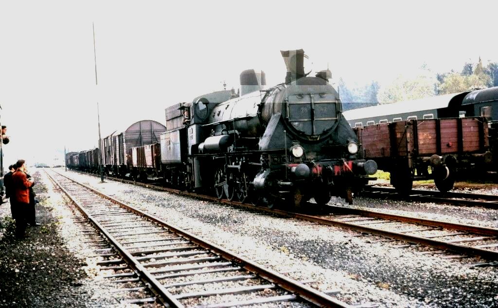 s-l1600 Loco 28 042 Bleiberg 1963 Dup Peter Gray.jpg