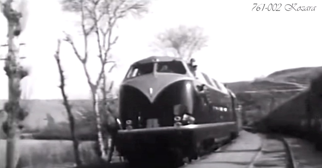 Ulazak u Djevdjeliju 1957, plavi voz Kozara.jpg
