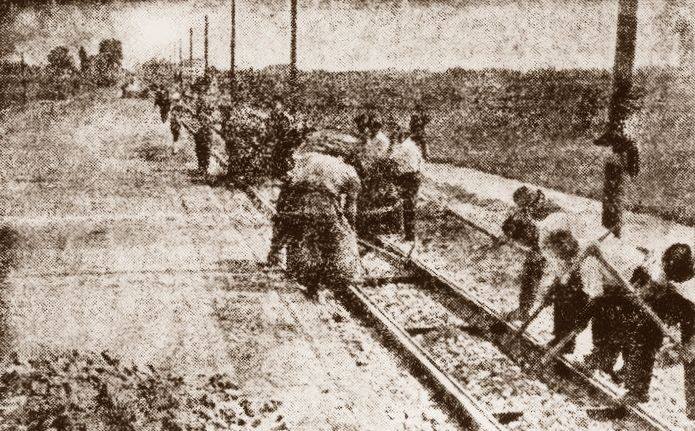 Maksimir gradnja tramvajske pruge za Dubravu 1942..jpg