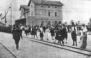 Dolazak prvog voza u Trebinje 1901. godine.jpg