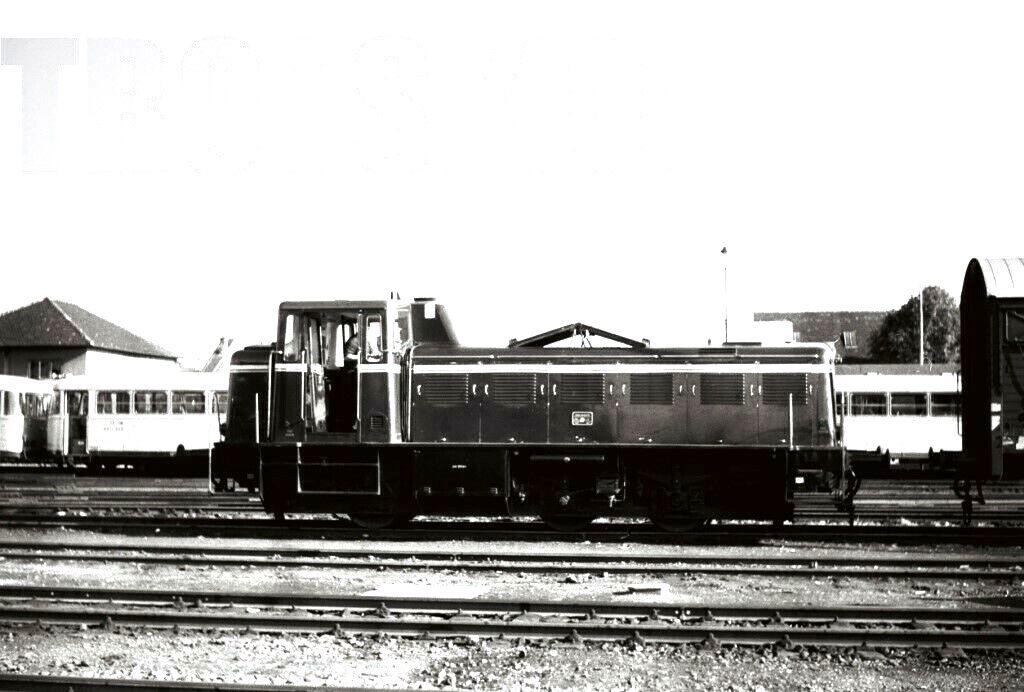 s-l1600 Diesel JZ 642 Shunter Loco Zagreb 1966 Jugoslavia.jpg