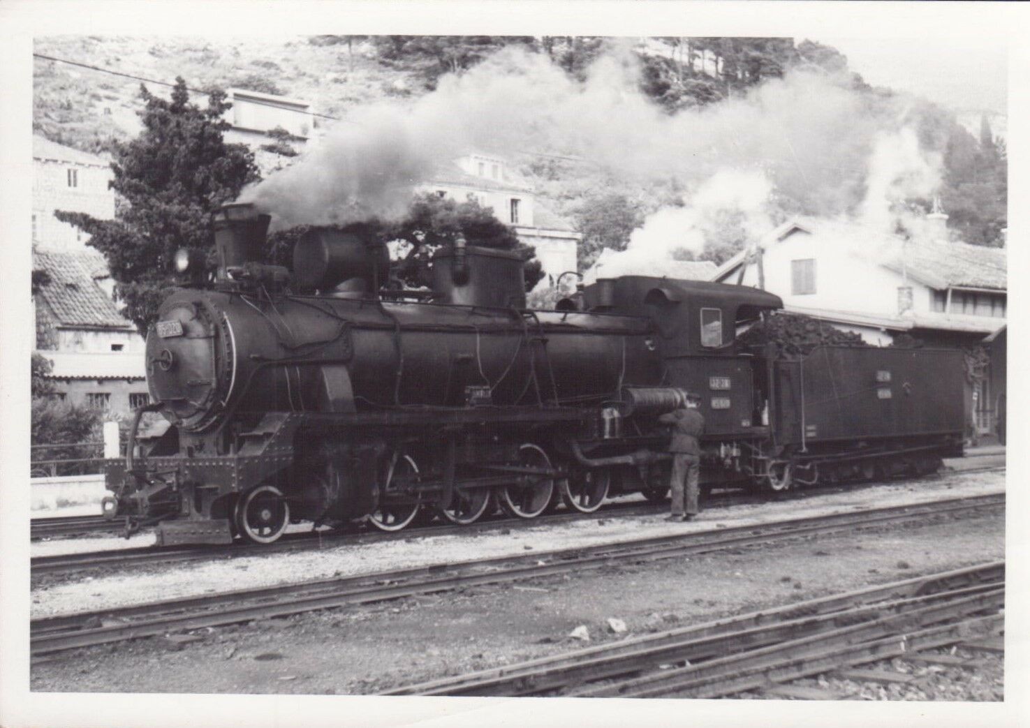 s-l1600 DU 85-020 1960s original photograph. locomotive & staff . france.jpg
