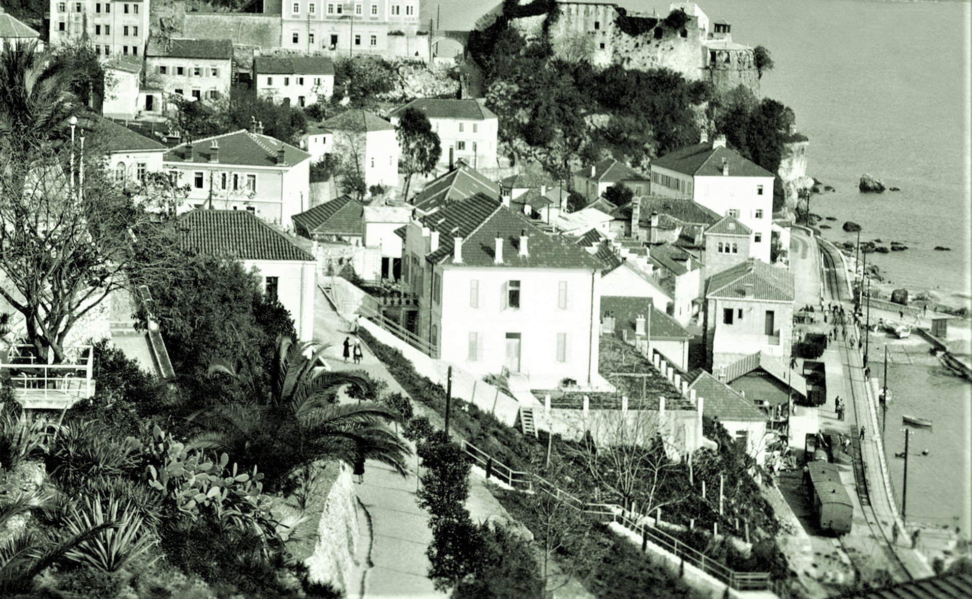 Narrow-Gauge-Railway_Dalmatinerbahn_Station-Herceg-Novi1.jpg