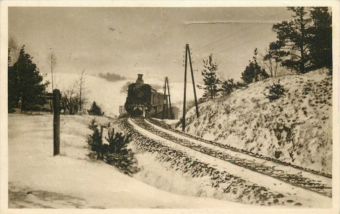 686_001 CROATIE. VANOCNI A NOVOROCNIP. Zimni Mlhou 1939 Locomotive et Train.jpg