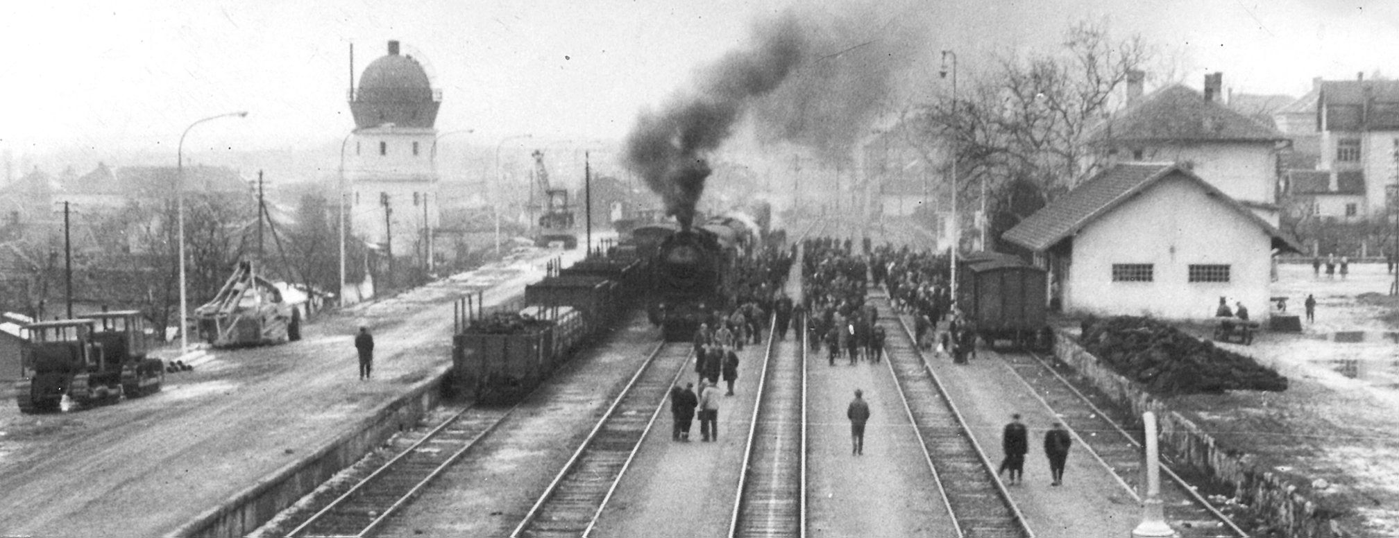 Železnička stanica Palanka, pre elektrifikacije, oko 1960. godine.jpg