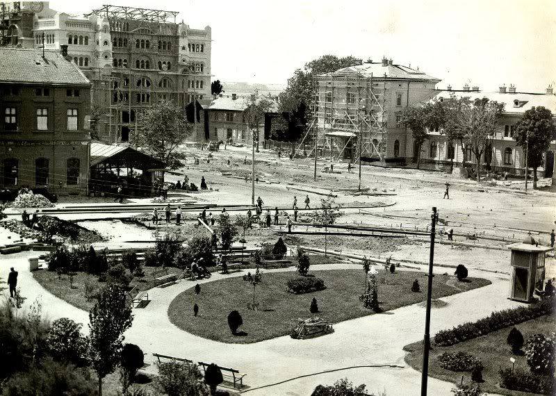 Posleratna popravka zgrade železničke stanice Beograd i Pošte posle rušenja tokom WW II.jpg