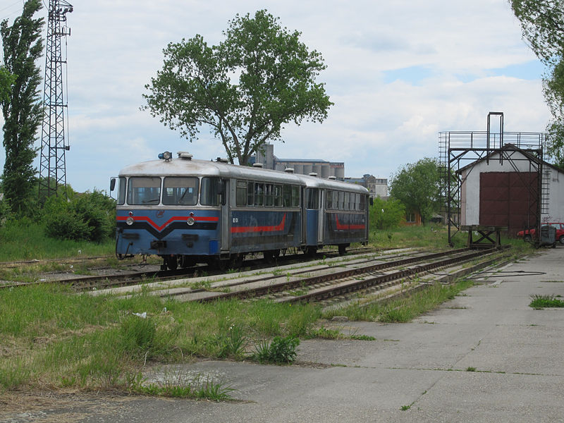 ŽS series 812-816 at Zrenjanin depot.jpg