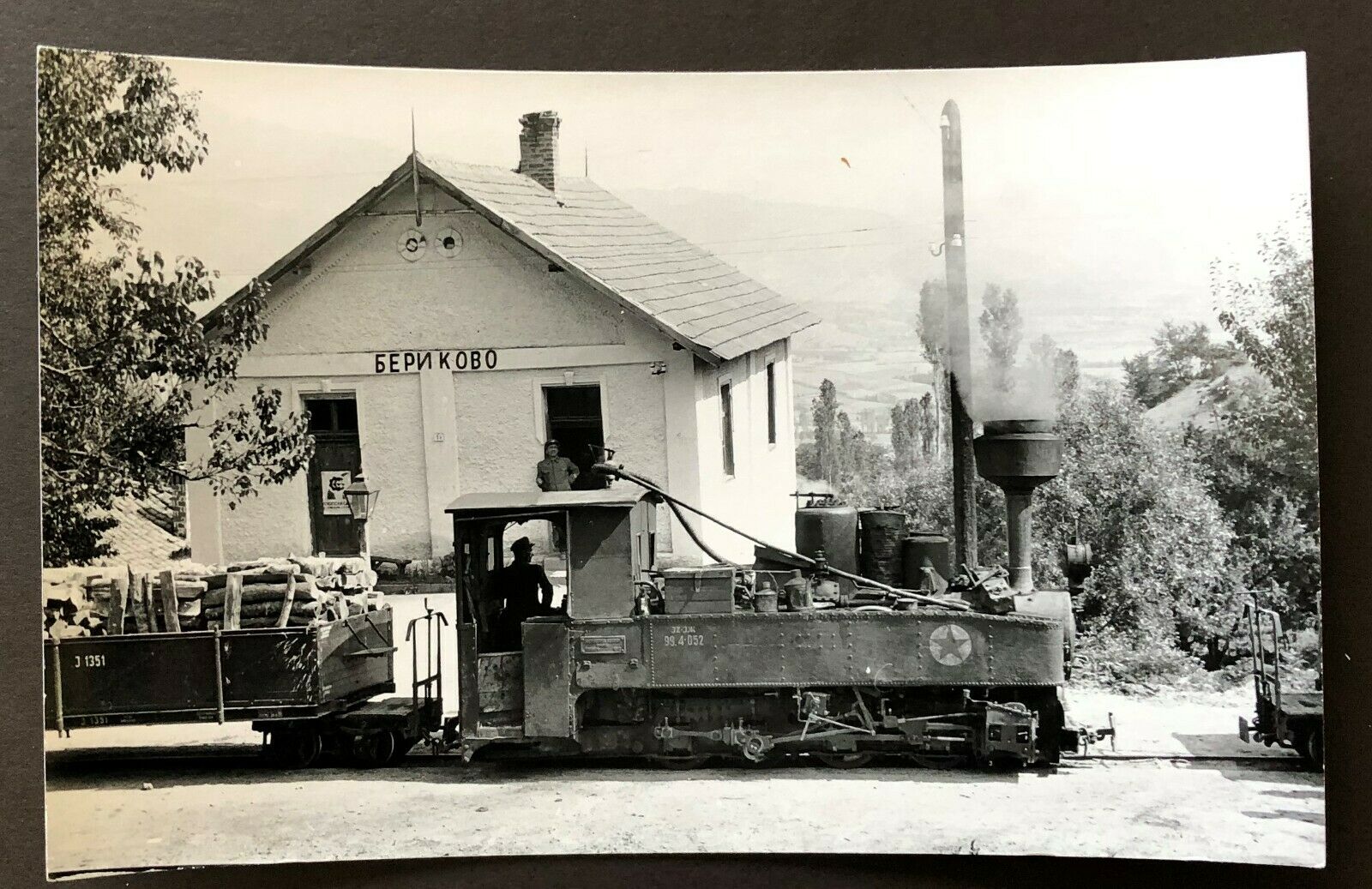 s-l1600 99.4 CLASS NARROW GAUGE LOCOMOTIVE NO. 052 AT BERIKOVO.jpg