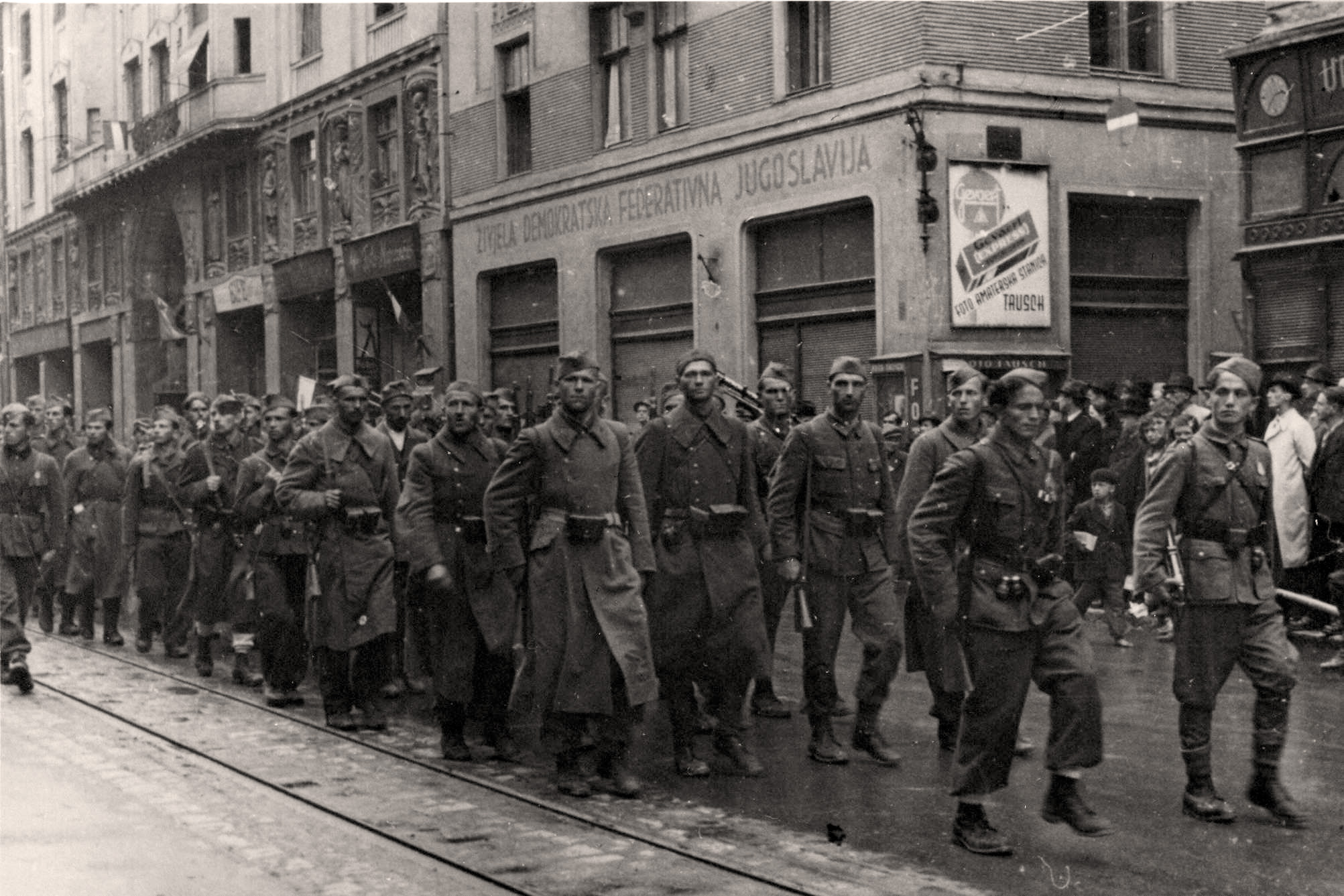 Partizani_u_Sarajevu_1945.jpg