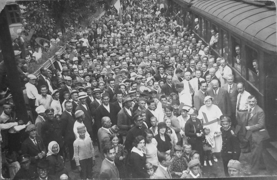 839_001 Čačak - Railway station, Bahnhof, doček SOKOLA ... ( 1933.jpg