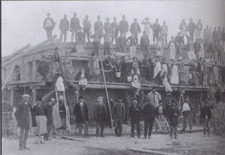Izgradnja fabrike šećera u Bečkereku oko 1910. (Foto Istvan Ifj.).jpg
