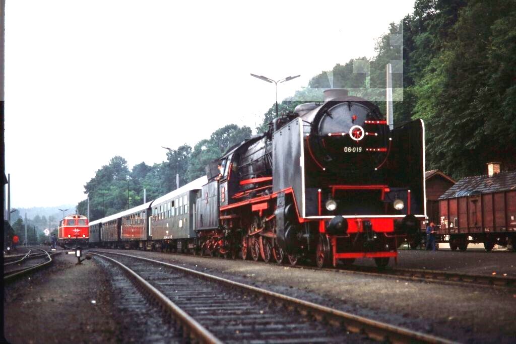 s-l1600 JZ Yugoslavia Railways Steam Loco 06 019 1971.jpg