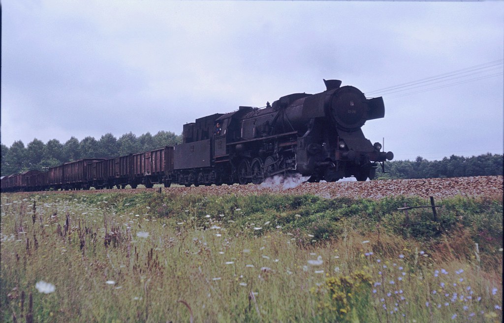 33-201,27.07.1977,Lapovo-Kraljevo,foto Ahrend01.jpg