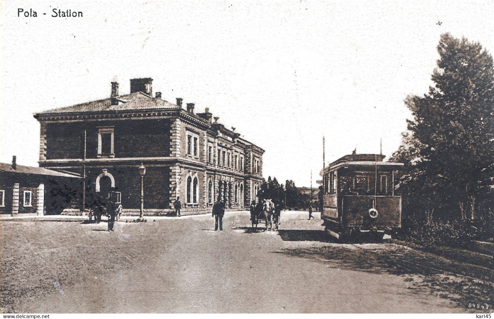 271_001 PULA Pola - Railway Station.jpg