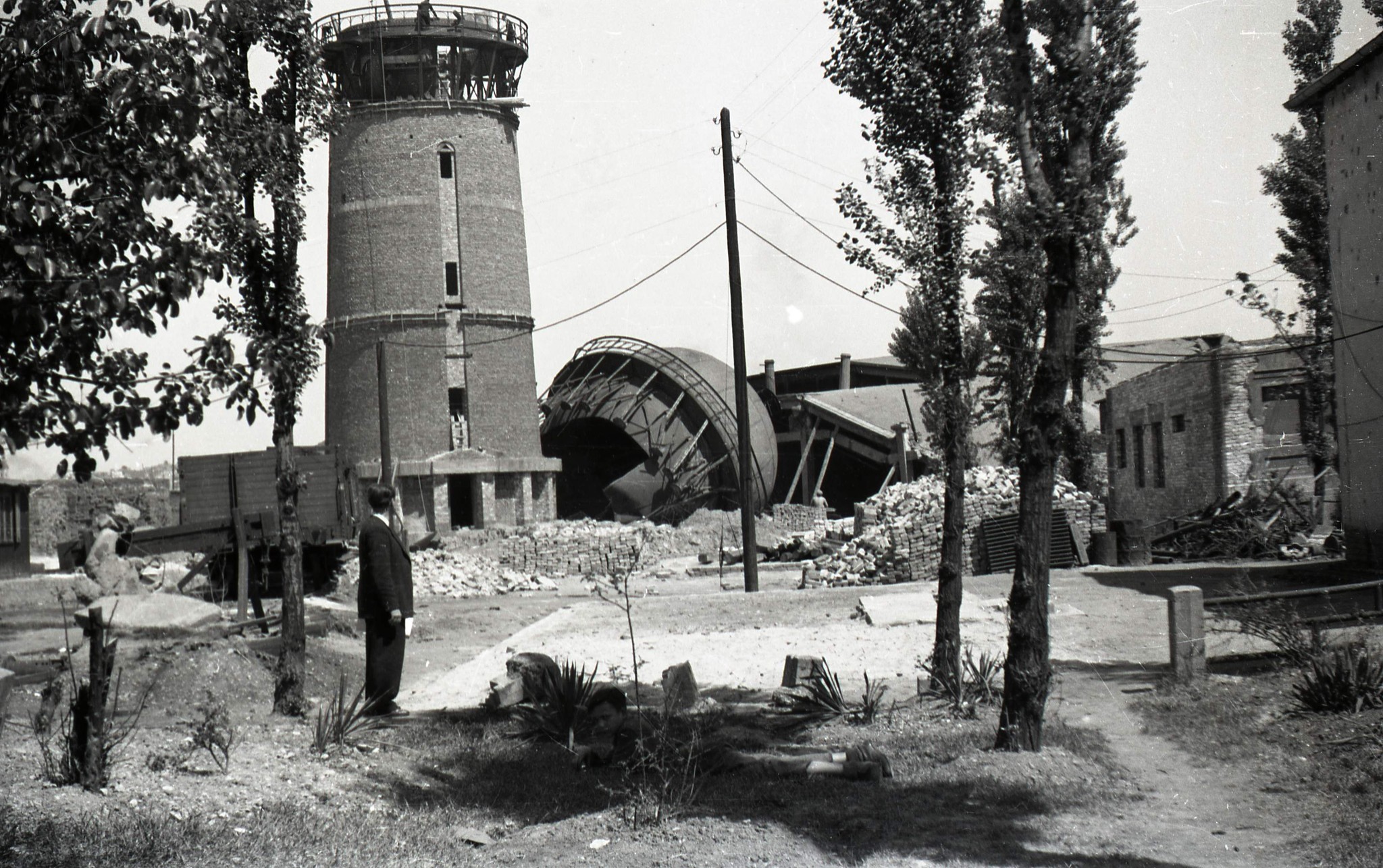 Obnova ložionice Beograd i vodotornja, 1945.jpg