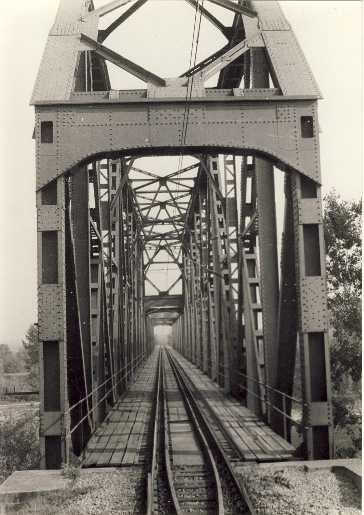 Železnički most preko Save kod Jasenovca, 1985. g.jpg