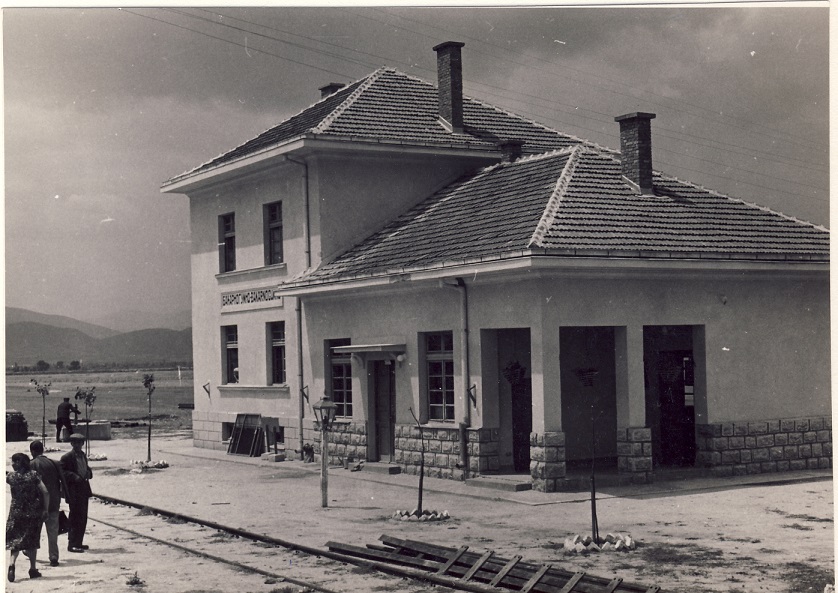 Nova zgrada železničke stanice Bakarno Gumno, 1958. g vel-bit.jpg