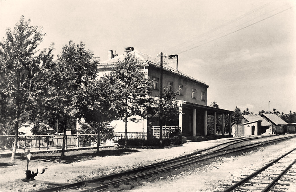 ostreljrailwaystation01.jpg