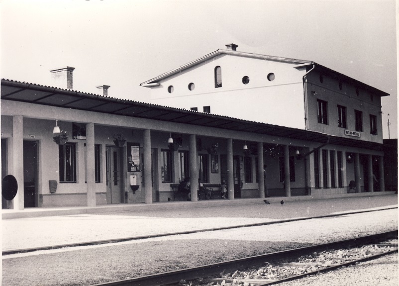 Postaja Metlika na pruzi Ljubljana-Karlovac.jpg