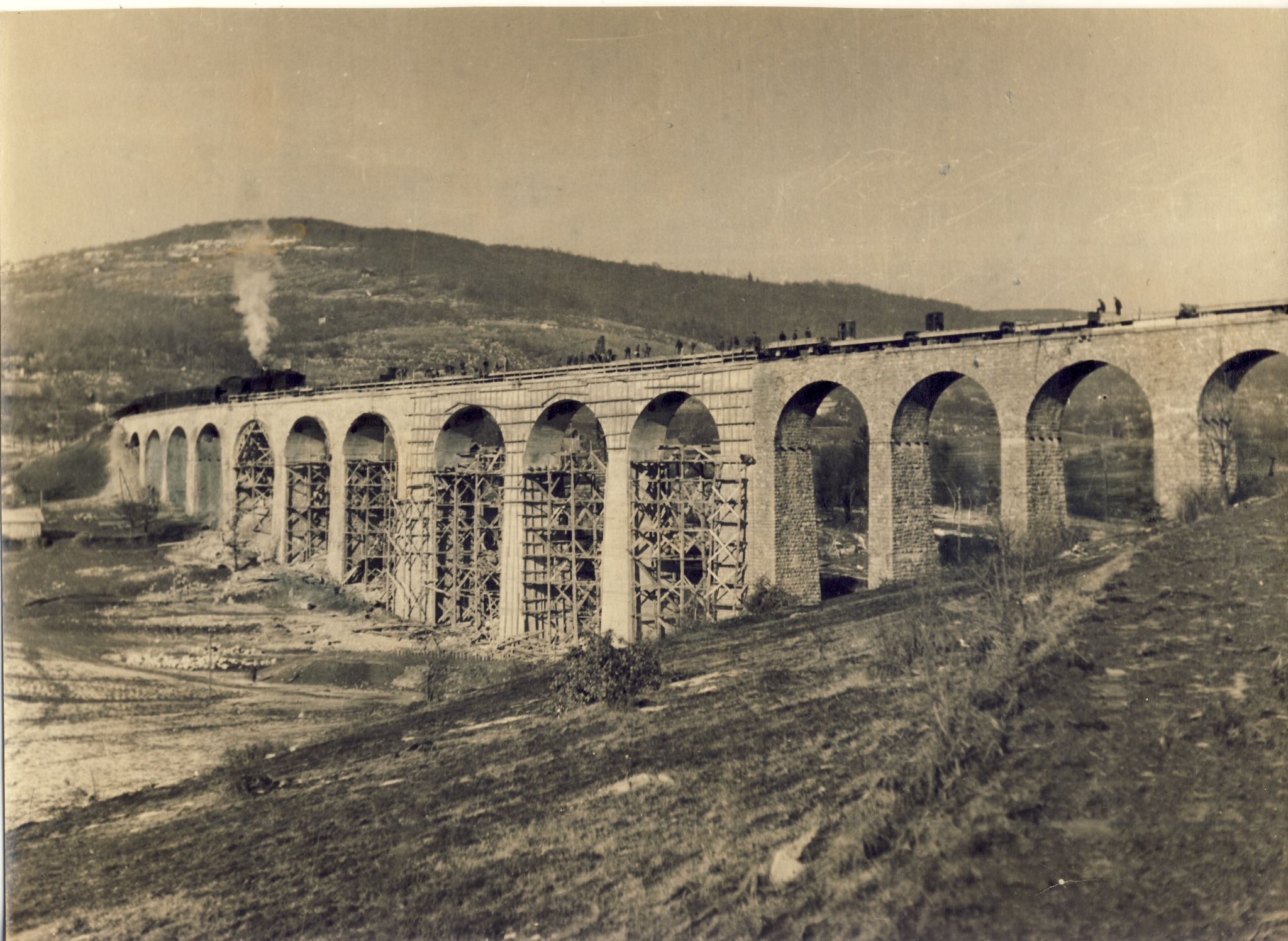 1947. I 19. Pustanje u saobracaj obnovljenog vijadukta Otovec na pruzi Karlovac-Ljubljana.jpg