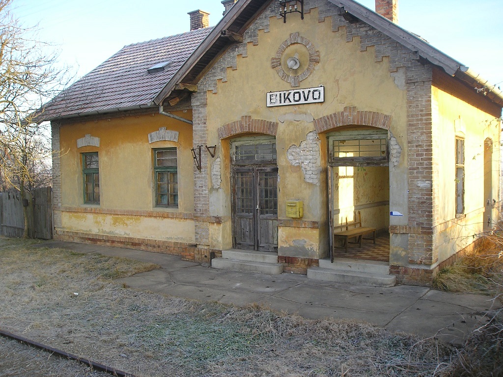 Zgrada stajališta Bikovo, 20.11.05 SU-SEN.jpg