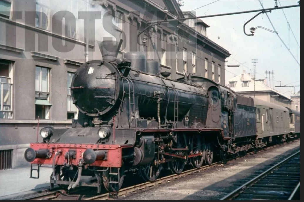 s-l1600 Loco Class 01 c1968 Original.jpg