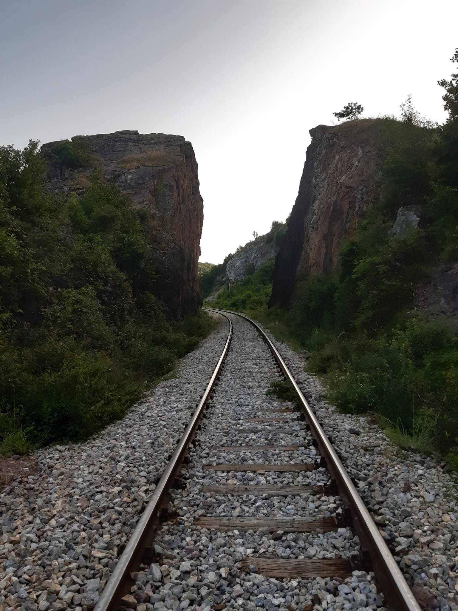 Pruga Priština-Peć.jpg