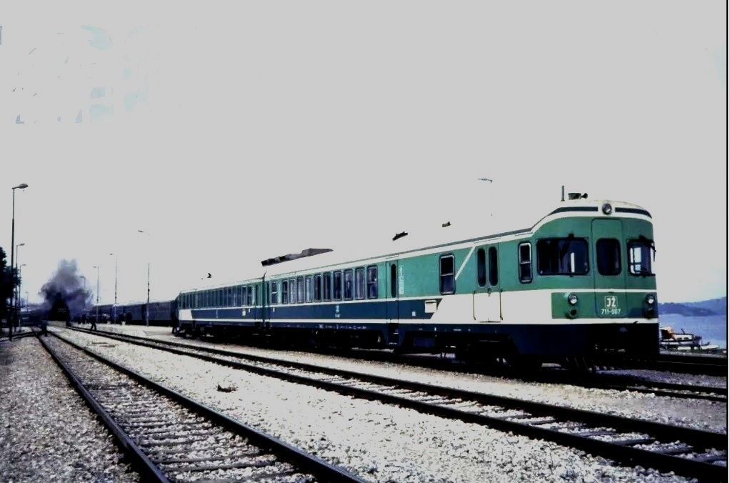 s-l1600 Diesel Railcar 711 007 Pula 1990 Original.jpg