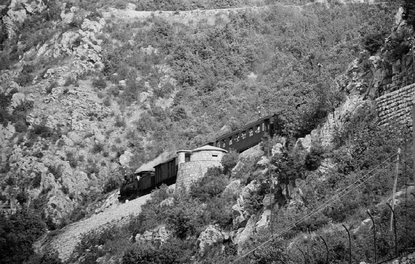 Ćiro silazi u Dubrovnik 1968. godine. 1.jpg