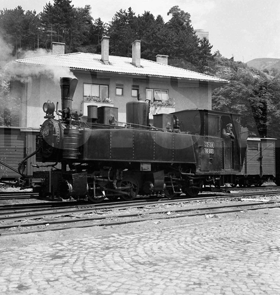 90-007.JPG