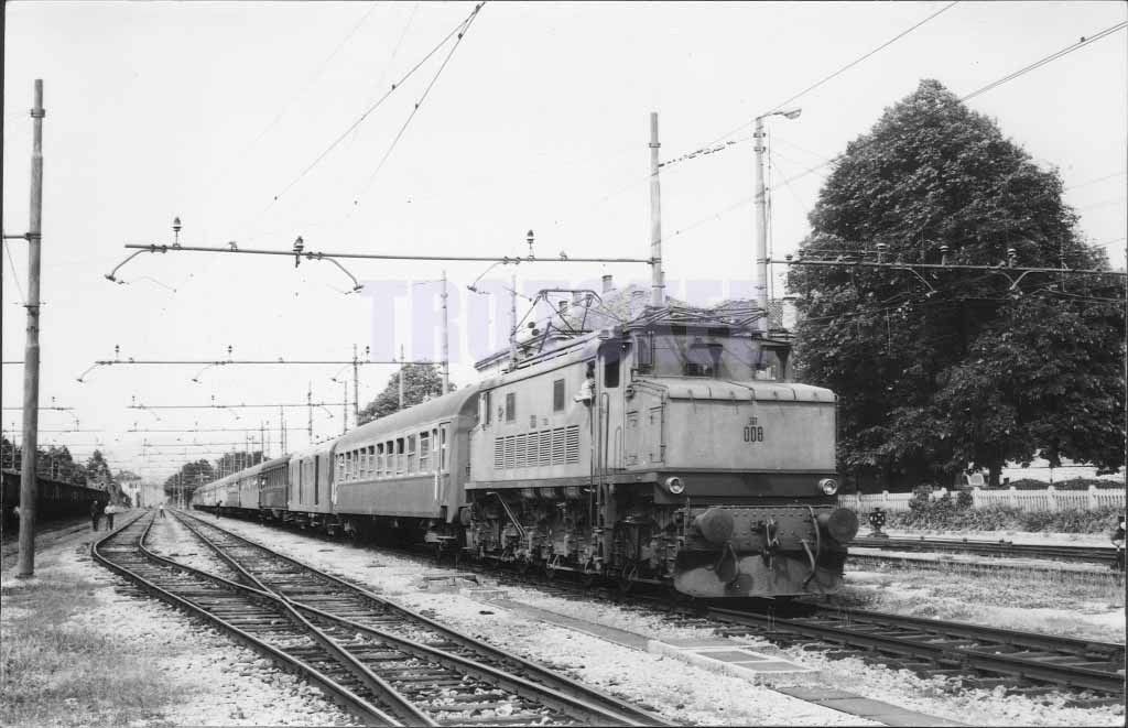 s-l1600 361-008 Pivka 66.jpg